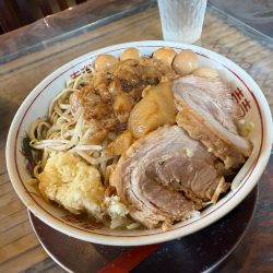 中ラーメン300g・うずらちゃん『コール』 　ニンニク、アブラ