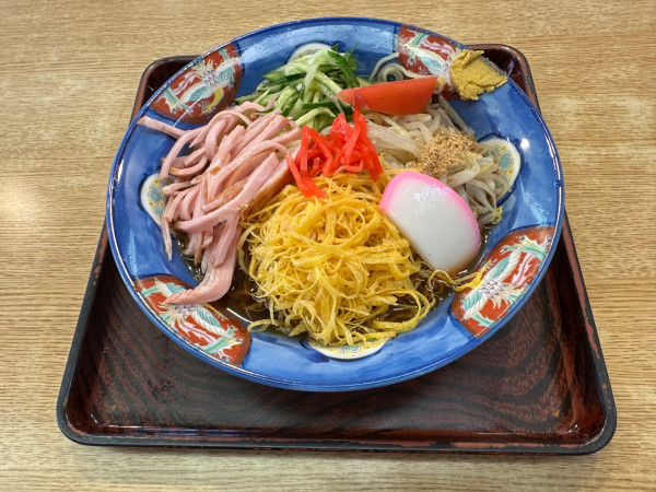 「冷中華（並盛）900円」@すかや 鶴見支店の写真