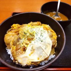 揚げ鶏親子丼（￥730）＋カレールー（クーポン）