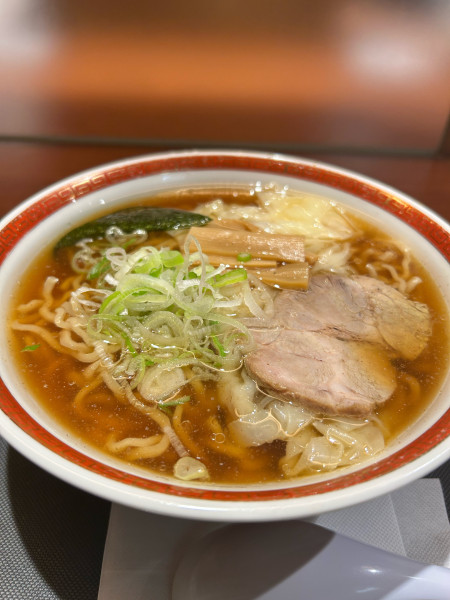 「わんたん麺　大盛り　1360円」@荻窪中華そば 春木屋 ラゾーナ川崎店の写真