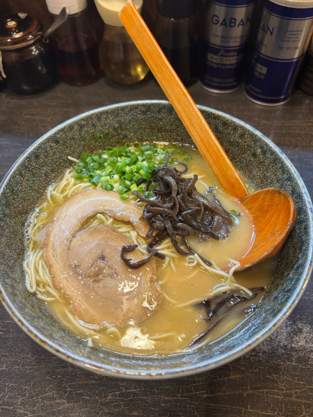 「博多ラーメン　950円」@たつ屋 永田店の写真