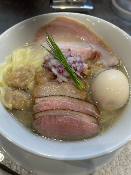 「中華蕎麦　塩(特上)(大)」@宍道湖しじみ中華蕎麦 琥珀 池袋店の写真