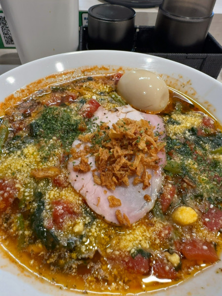 「トマト麺＋」@麺処 カル麺の写真