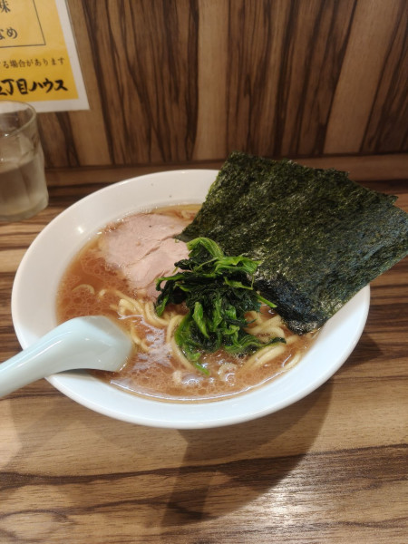 「ラーメン並　800円」@横浜家系らーめん 五丁目ハウスの写真