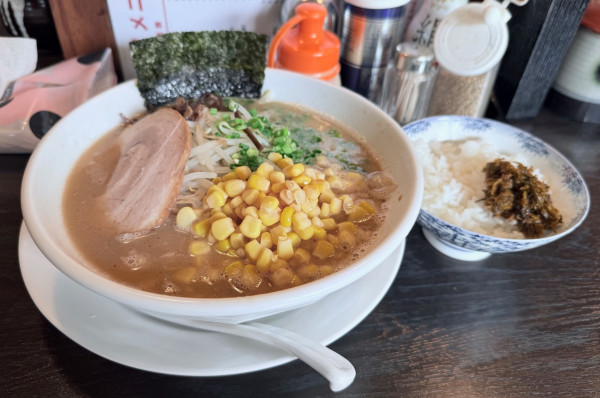 「味噌とんこつら～めん（固め￥900）他」@一心の写真