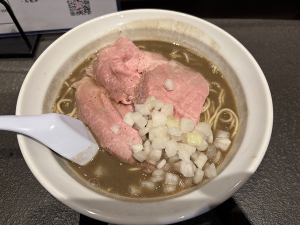 「煮干し蕎麦　いりこバター和え玉」@丿貫 東京の写真