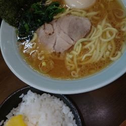 ラーメンとライス
