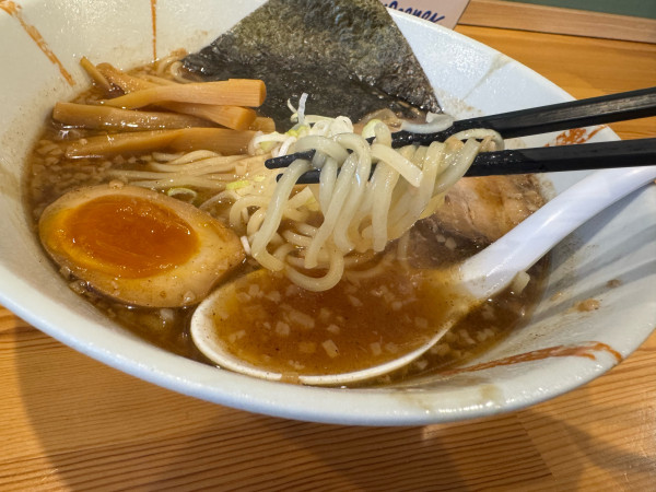 「醤油ラーメン650円ミニ生姜焼き丼250円」@なな屋の写真