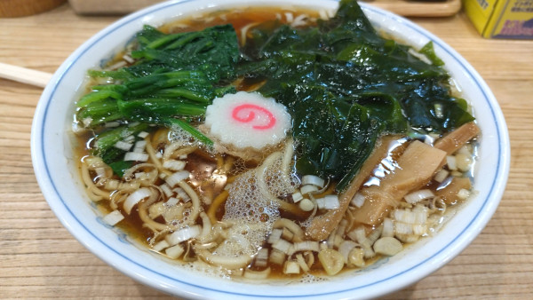 「らーめん　ワカメ　青菜」@らーめん 高尾の写真