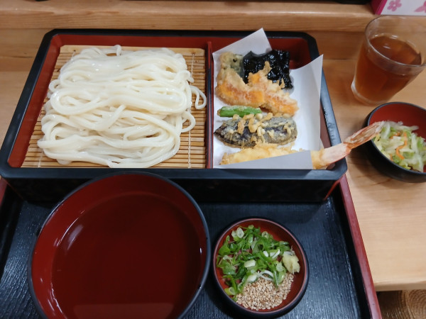 「天もりうどん 1200円」@さぬき茶屋の写真