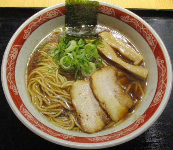 「＜宝来軒総本店＞百年中華ソバ　1100円」@#新宿地下ラーメンの写真