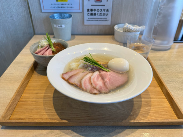 「特製塩ラーメン」@宍道湖しじみ中華蕎麦 琥珀 東京本店の写真