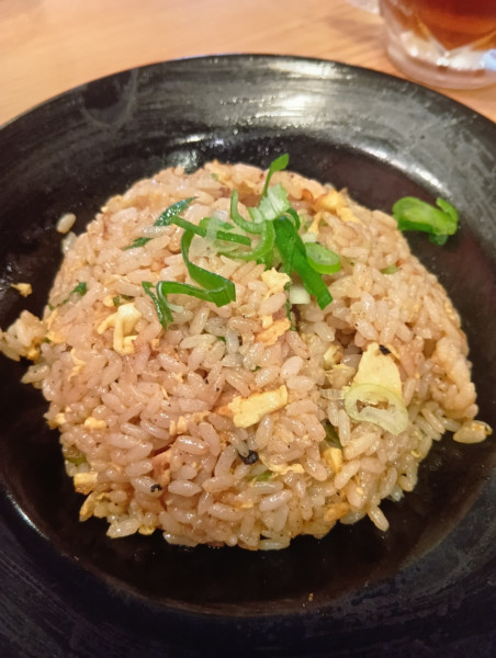 「チャーハン」@つけ麺らーめん 春樹 新宿御苑前店の写真