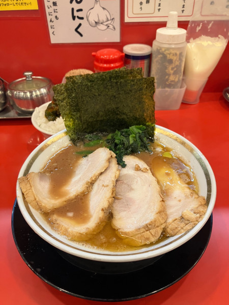 「煮豚チャーシュー麺　ライス✖️3」@家系ラーメン 裏大輝家 青物横丁店の写真