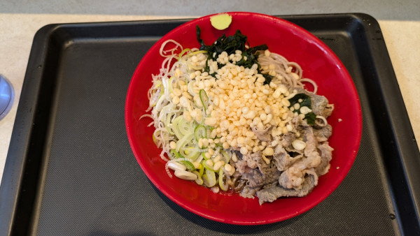 「（店舗限定？）冷し牛肉そば」@名代 富士そば 秋葉原電気街店の写真