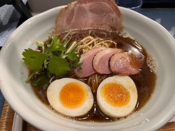 「日本一醤油そば」@麺巧 潮の写真