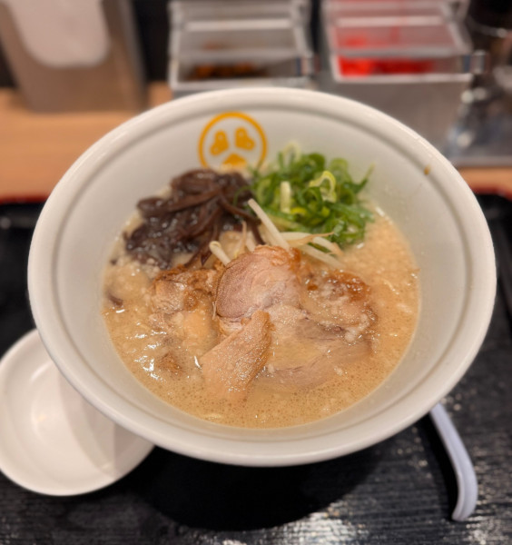 「とんこつ（￥850）」@TOKYO 豚骨 BASE MADE by 一風堂 神田店の写真