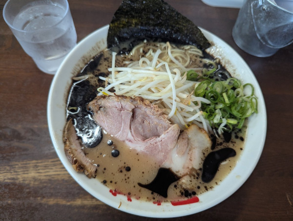 「豚ラーメン870円」@なんつッ亭 秦野本店の写真