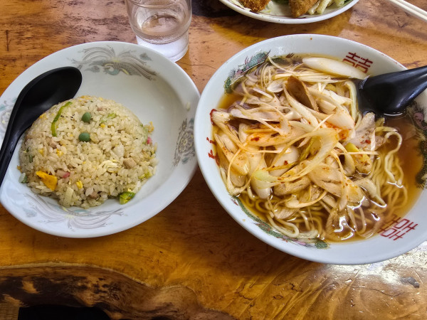 「ネギラーメン＋半チャーハン」@よしの食堂の写真