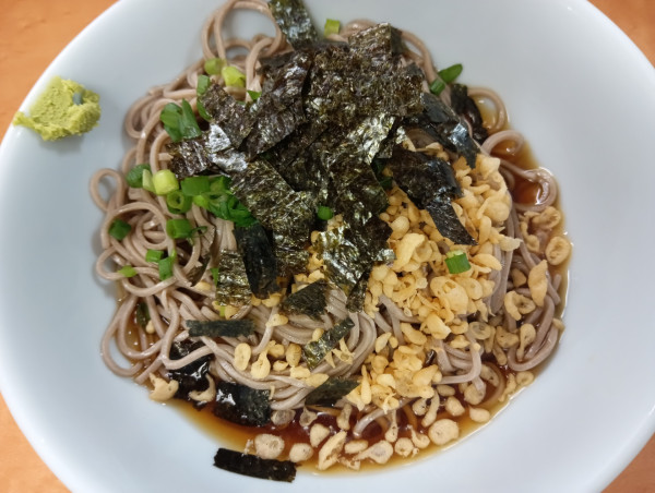 「冷やしそば（￥570）」@自笑亭の写真