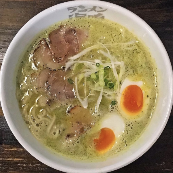 「ラーメンジェノバ」@ラーメン海鳴 福岡空港店の写真