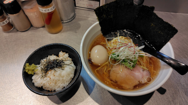 「味玉ラーメン650ノリ100お茶漬けご飯150円」@天雷軒 四ツ谷本店の写真