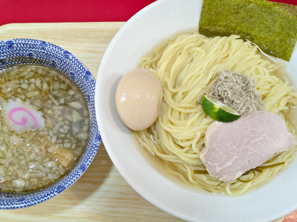 「昆布香る塩出汁つけ麺（中盛）＋味玉」@濃厚タンメン かめしげの写真