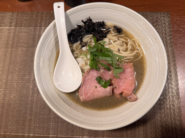 「純煮干しそば➕山椒の和え玉」@中華SOBA にぼ乃詩の写真