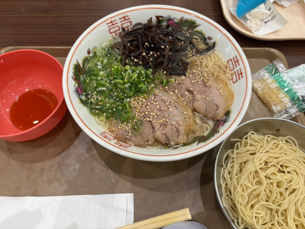「ラーメン大盛り　替え玉」@博多だるま JAPAN 越谷レイクタウンカゼ店の写真