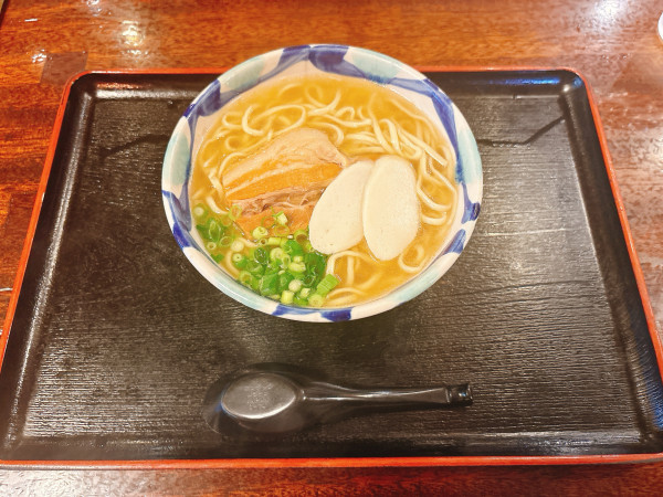 「沖縄そば」@沖縄そば 海産物料理店 楚辺の写真