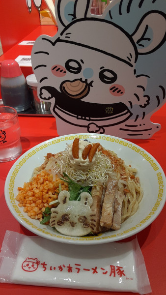 「モモンガの冷やし中華」@ちいかわラーメン 豚 池袋パルコの写真