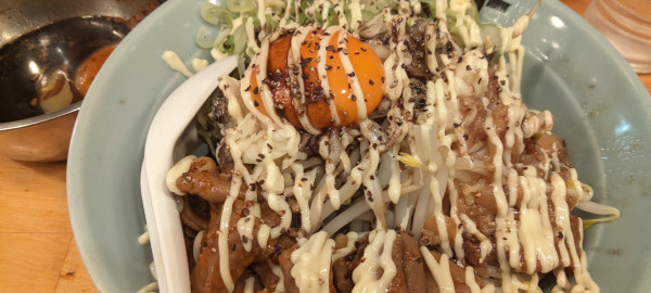 「モツまぜそば」@ラーメン キングジョーの写真