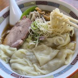 ワンタン麺(920)