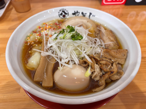 「特製支那そば(醤油)」@支那そば やそじの写真