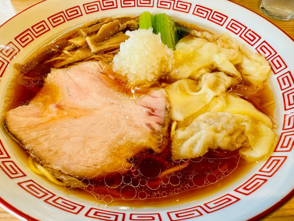 「ワンタン麺【950円】」@中華そば えにしの写真