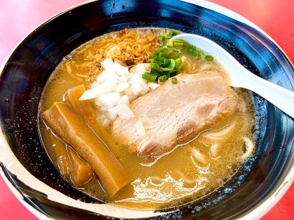 「塩らーめん（900円）」@麺魂 輝時の写真