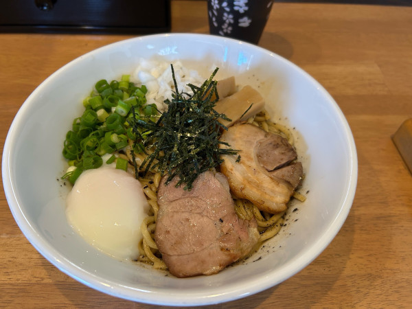 「醤油まぜそば1100円」@麺処 湯咲の写真