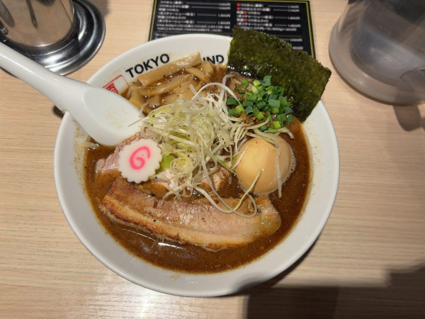 「特製ラーメン」@TOKYO UNDER GROUND RAMEN 頑者の写真