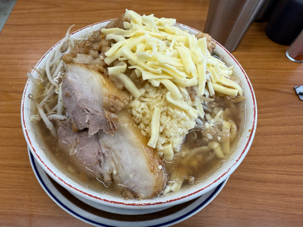 「豚ラーメン（中）チーズトッピング」@らーめん漢道の写真