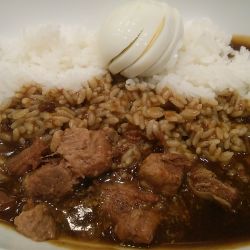 ビーフカレー 並盛 880円＋ゆでたまご 80円