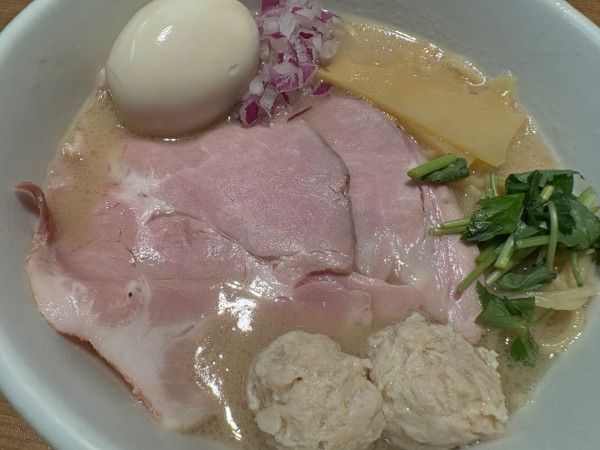 「特製豚骨らーめん(大)」@貝そばもぉむの写真