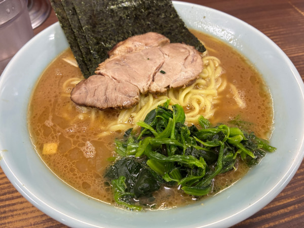 「ラーメン中」@横浜家系らーめん 武蔵家 川口店の写真