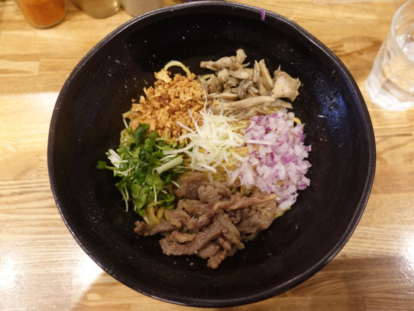 「牛まぜそば（1,000円）＋大盛（ランチ無料）」@TOMORROW NEVER NOODLESの写真