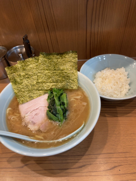 「ラーメン（並）　850円」@横浜家系ラーメン 武蔵家 秋津店の写真