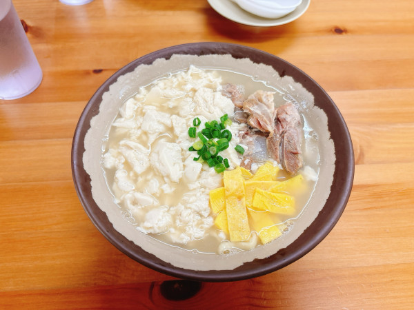 「ゆし豆腐そば」@そば・てびち専門店 浜屋の写真