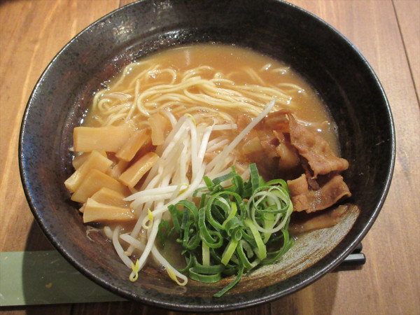 「徳島中華そば（900円）」@麺屋うだつの写真