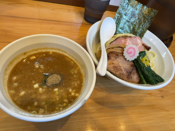 「濃厚煮干つけ麺（大盛）」@蕾 分家の写真