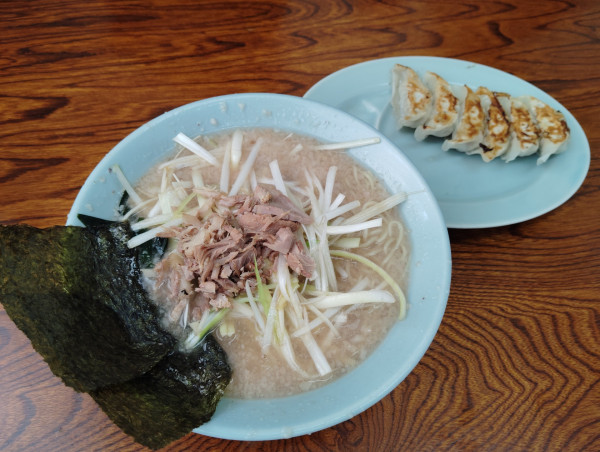 「ネギラーメン　　740円　　餃子　250円」@ラーメンショップ 牛久結束店の写真