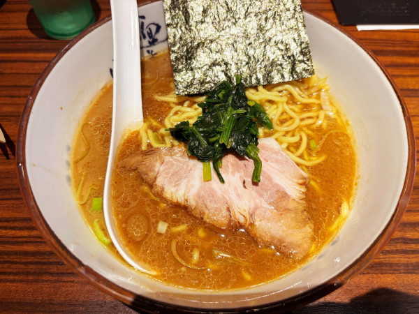 「ラーメン 並盛　850円」@横濱家 師岡店の写真