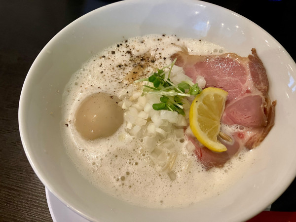 「味玉純鶏白湯そば」@らーめん コットンポットの写真